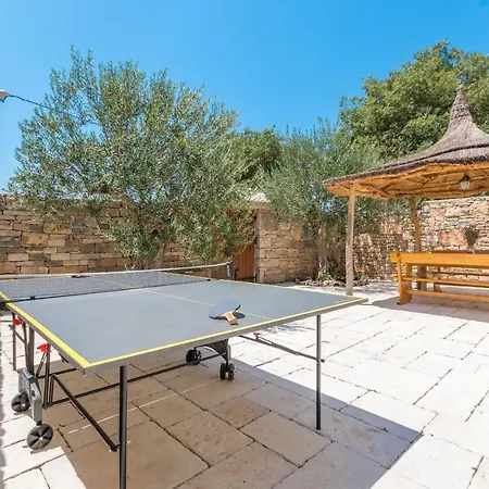 Calandra Villa