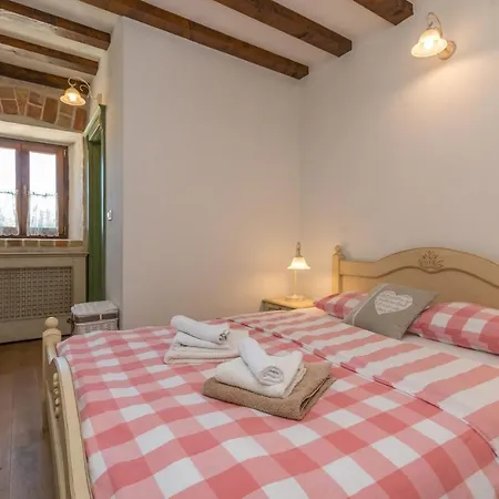 Calandra Villa Pakostane