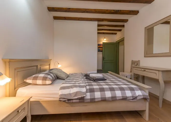 Calandra Villa Pakostane